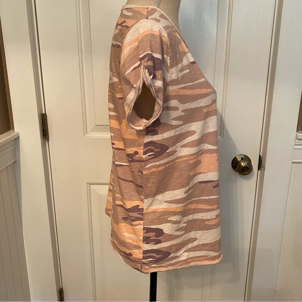 Z SUPPLY TOP TEE SHIRT SHORT SLEEVE PINK TAN CAMOUFLAGE COTTON CREWNECK SIZE L - Picture 4 of 11